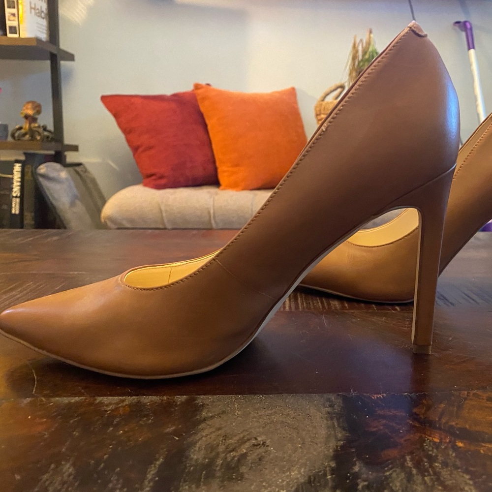 NINE WEST Tan Leather Heels